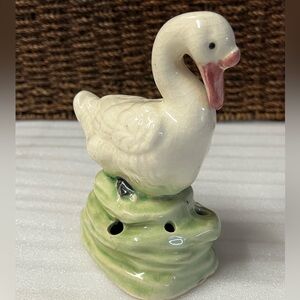 Vintage Ceramic Swan Flower Frog Yankoware Made in Japan